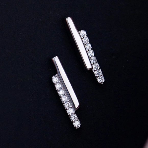 *NEW 925 Sterling Silver Diamond Bar Earrings - Picture 1 of 5